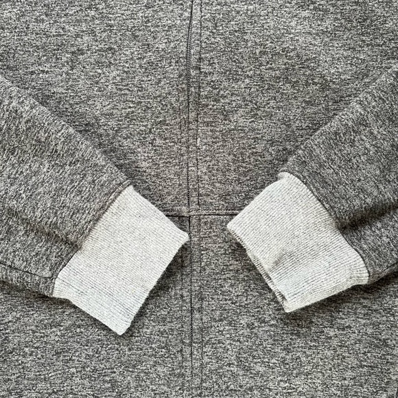 The North Face Men’s Medium Gray Fleece Full Zip Jacket with Shoulder Patch Logo - Picture 4 of 12